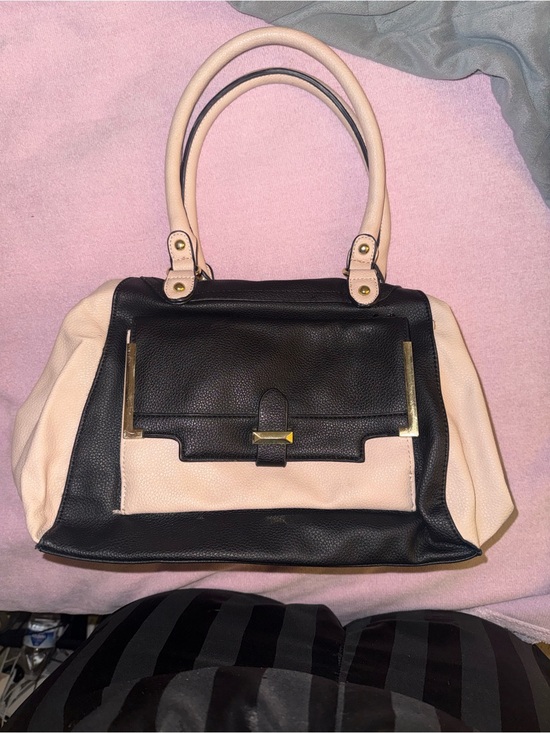 Jessica Simpson Handbags - Jessica Simpson Black and Blush Structured Shoulder Bag